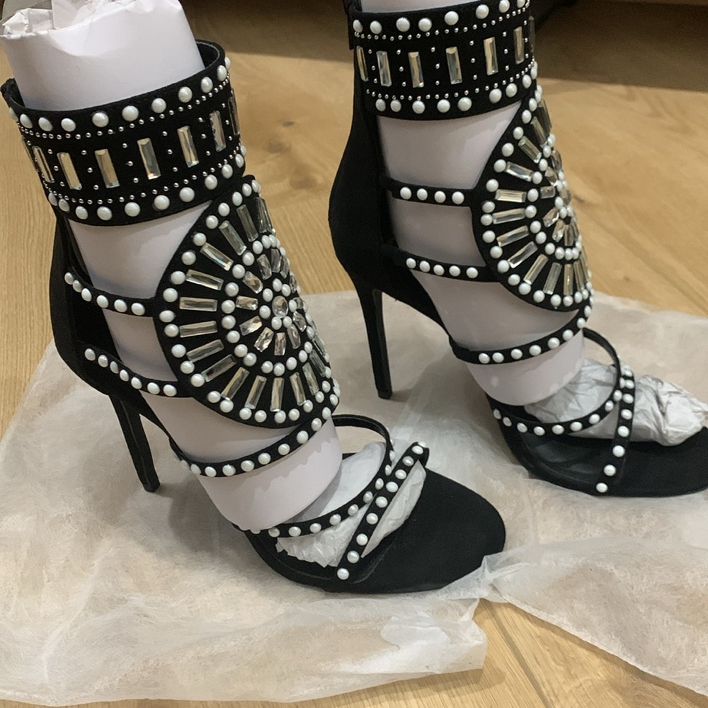 VICI new never been worn: without box